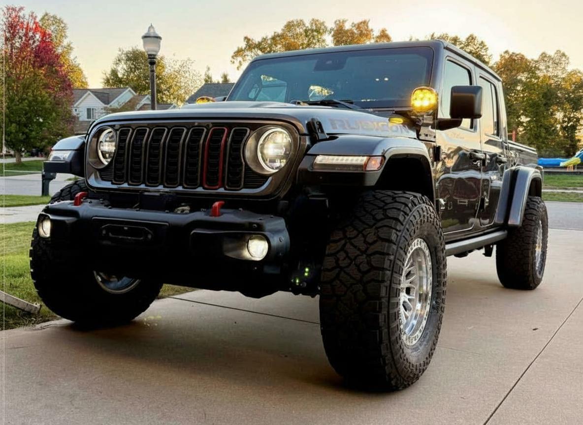 2025 Jeep Gladiator on 17x9 Lock-Offroad-Wheels Combat - Machined wheels with 320/70 tires, Stock suspension